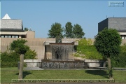 Großer Wasserfall am Hubland Campus Sued